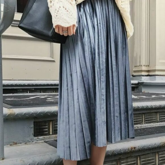 Elegant Blue Gray Midi Pleated Velvet Skirt Small to Medium - Picture 1 of 7